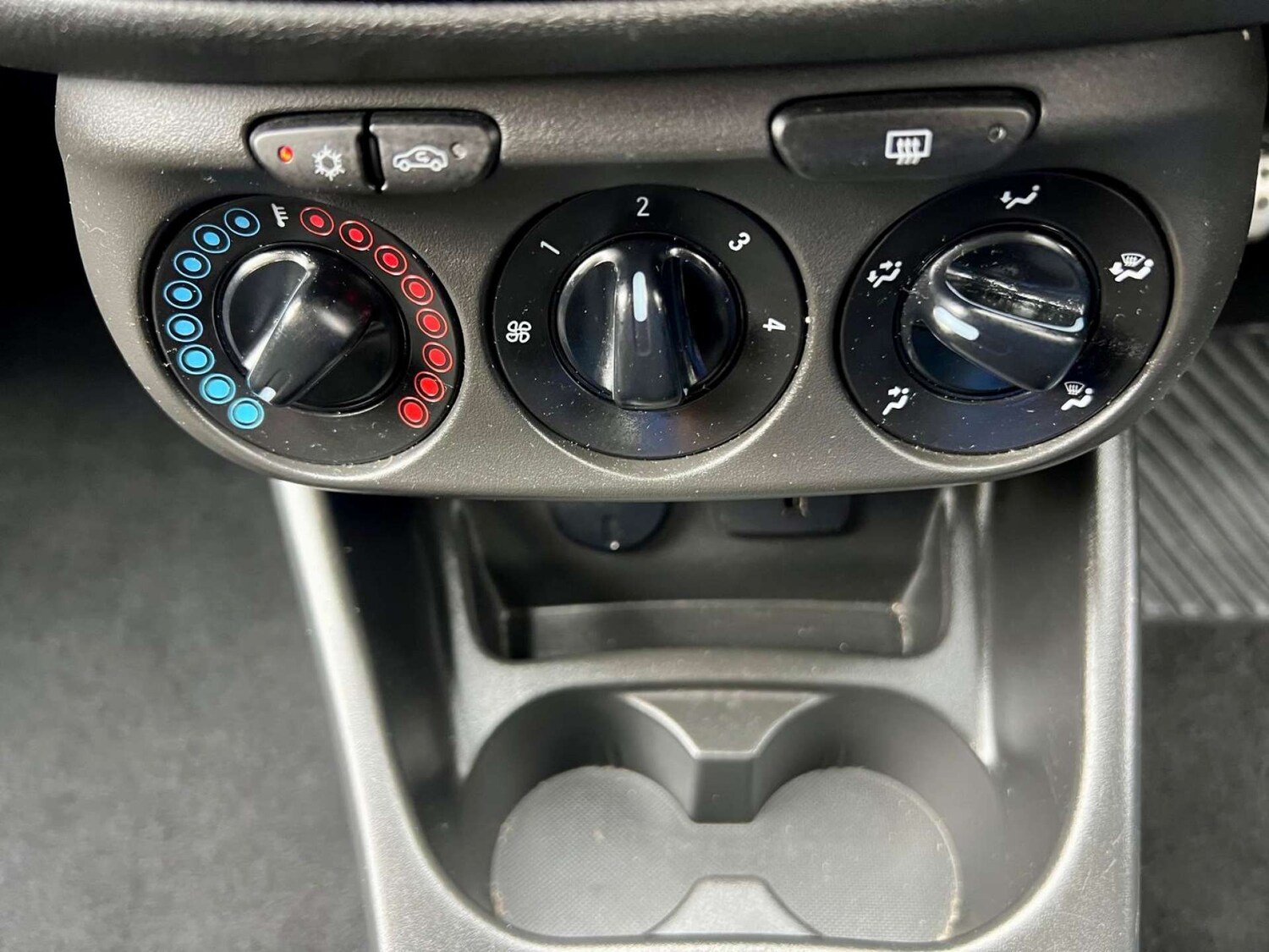 Used Vauxhall Corsa 2016 for sale - 76601273: Photo 12