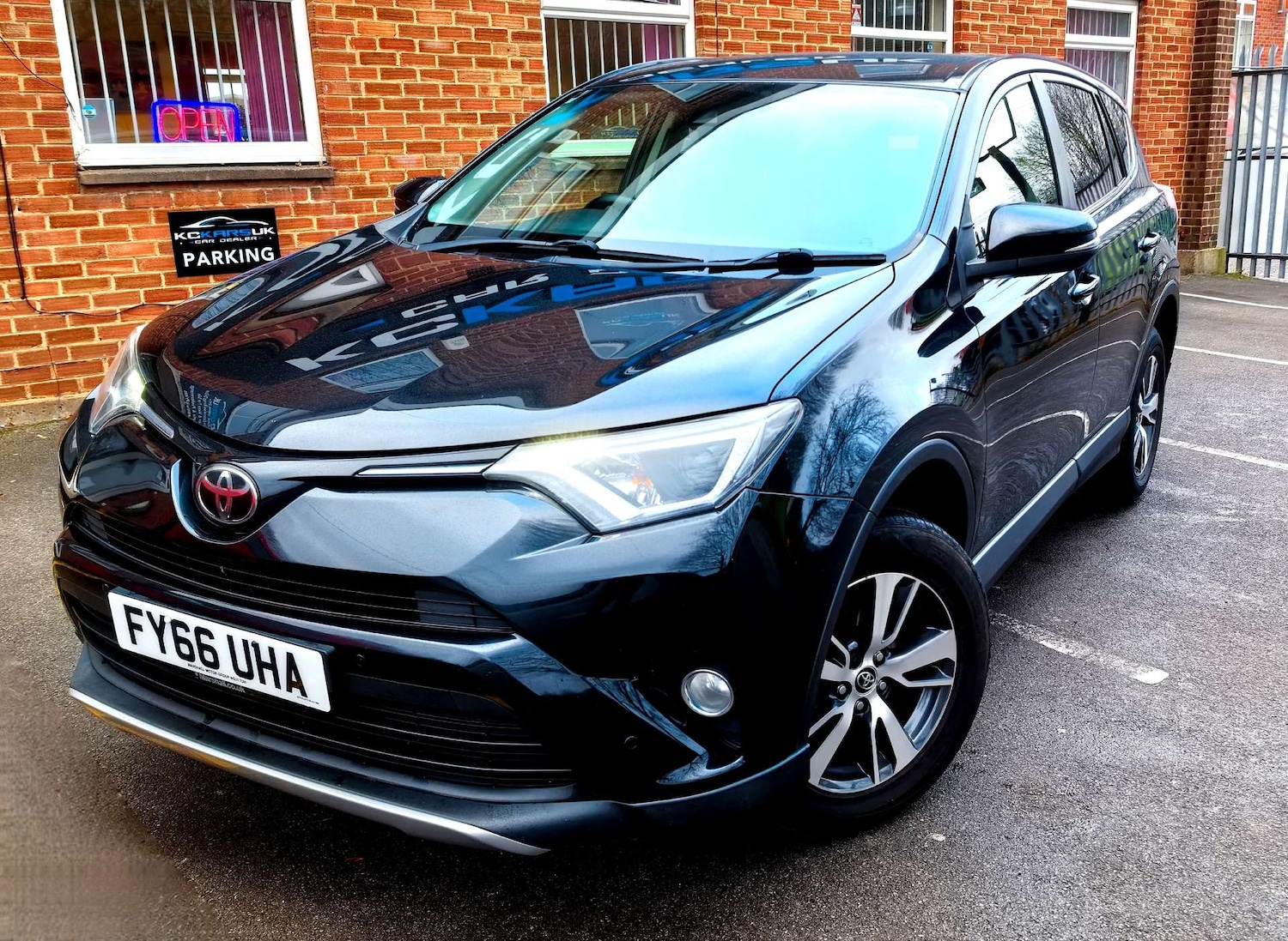 Used Toyota RAV4 2016 for sale - 76941055: Photo 100