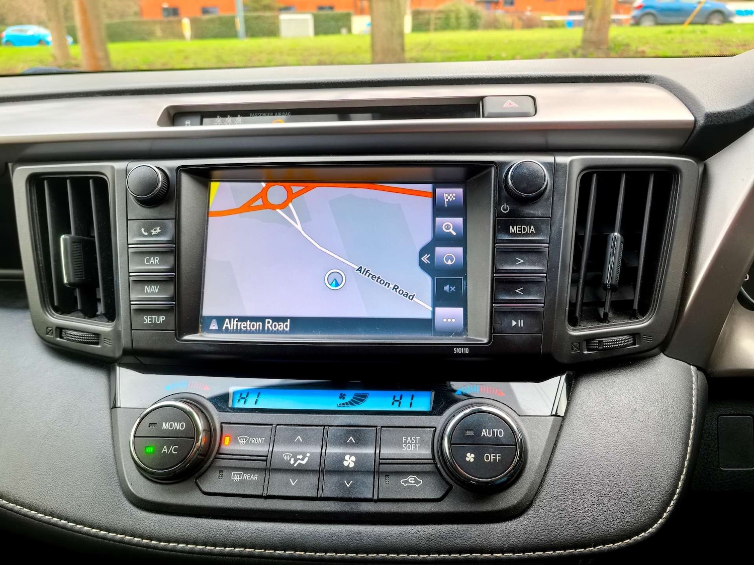 Used Toyota RAV4 2016 for sale - 76941055: Photo 15