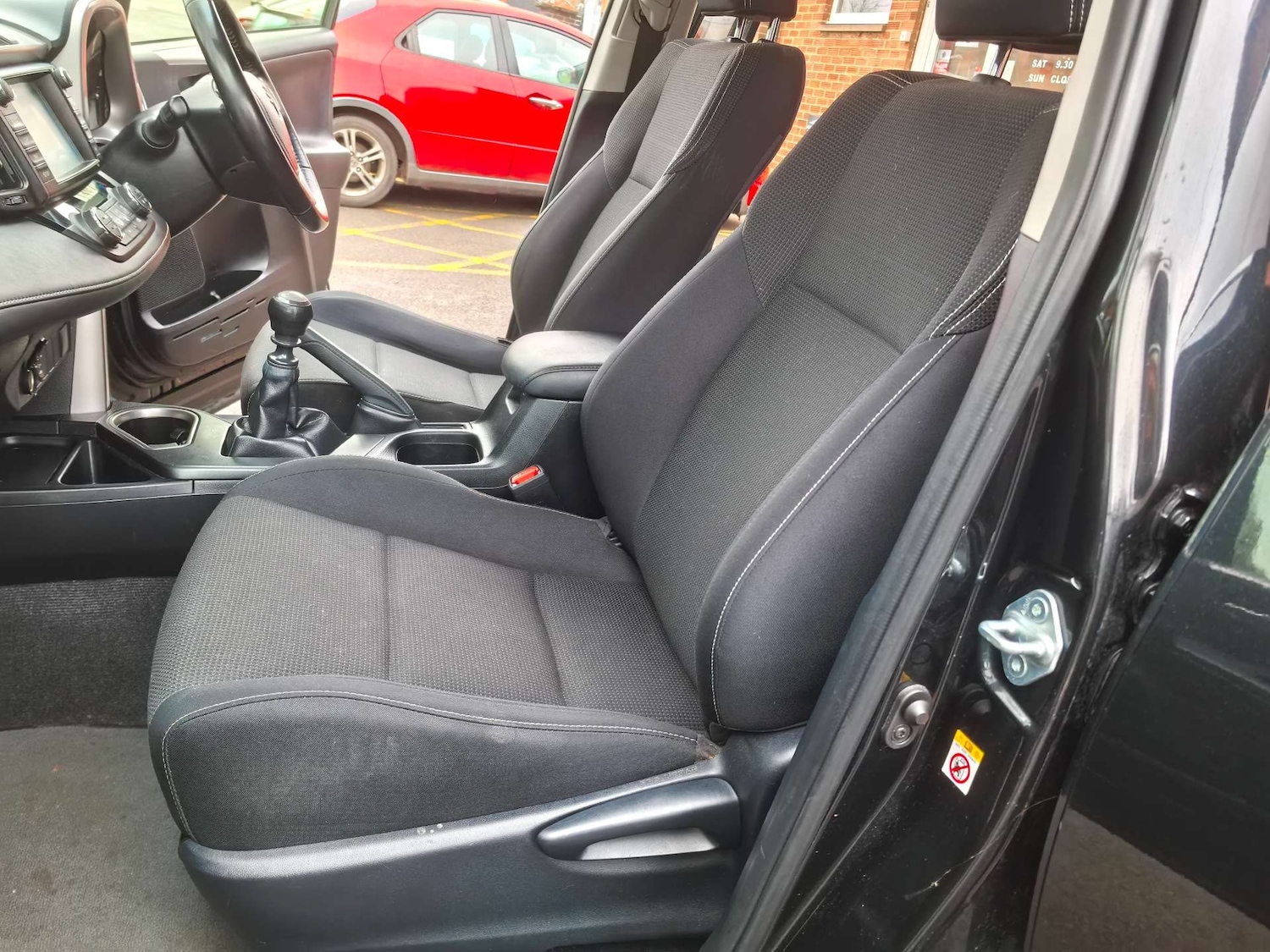 Used Toyota RAV4 2016 for sale - 76941055: Photo 16