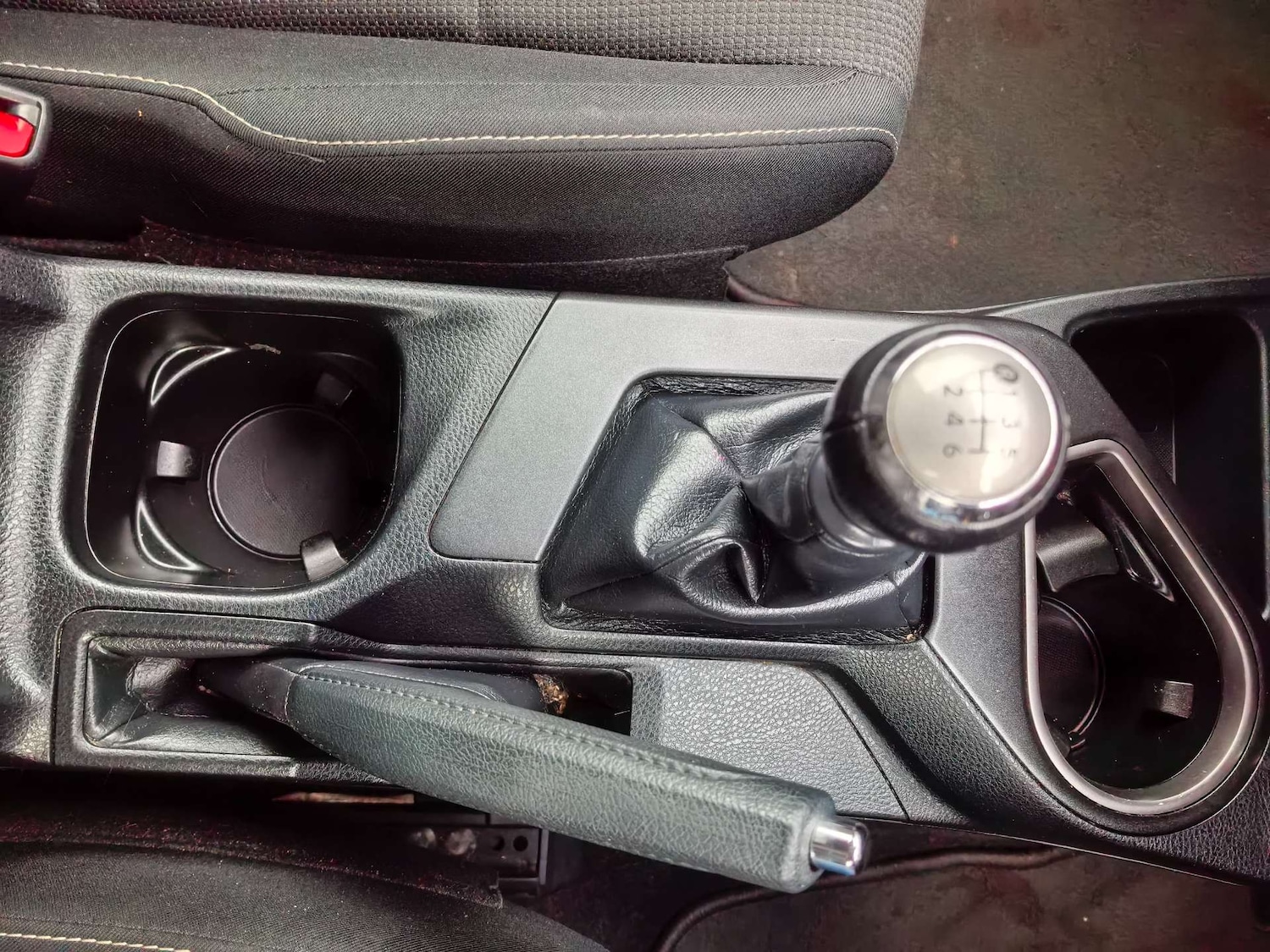 Used Toyota RAV4 2016 for sale - 76941055: Photo 18