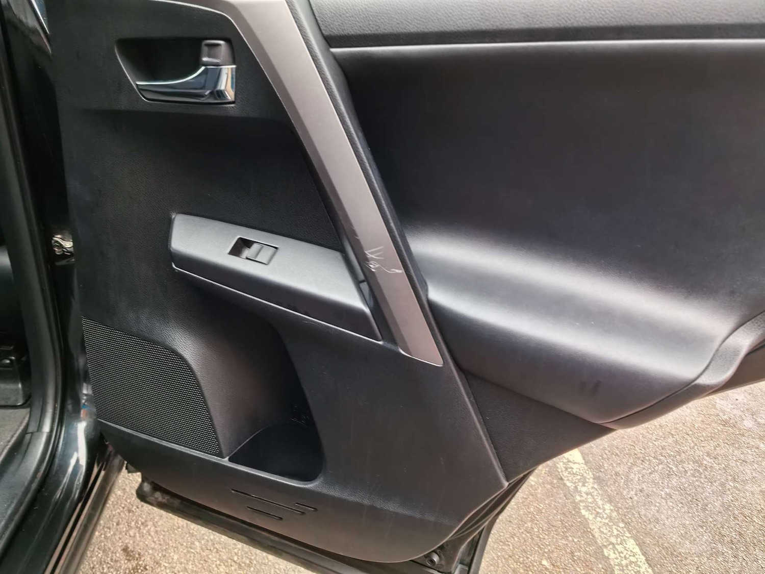 Used Toyota RAV4 2016 for sale - 76941055: Photo 57