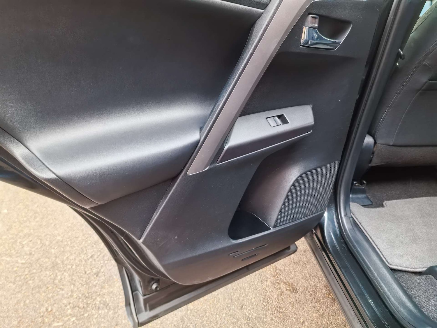 Used Toyota RAV4 2016 for sale - 76941055: Photo 58