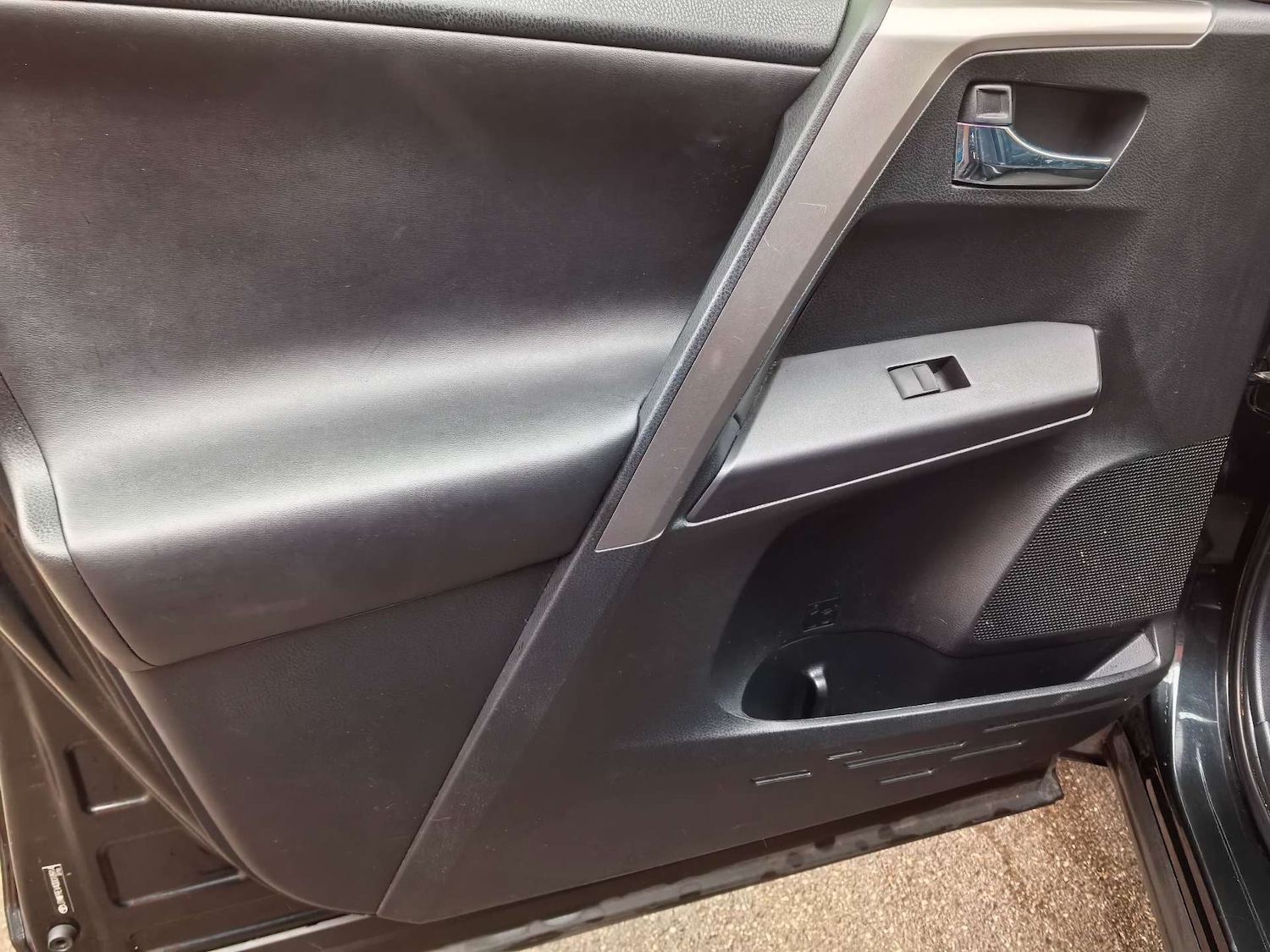 Used Toyota RAV4 2016 for sale - 76941055: Photo 60