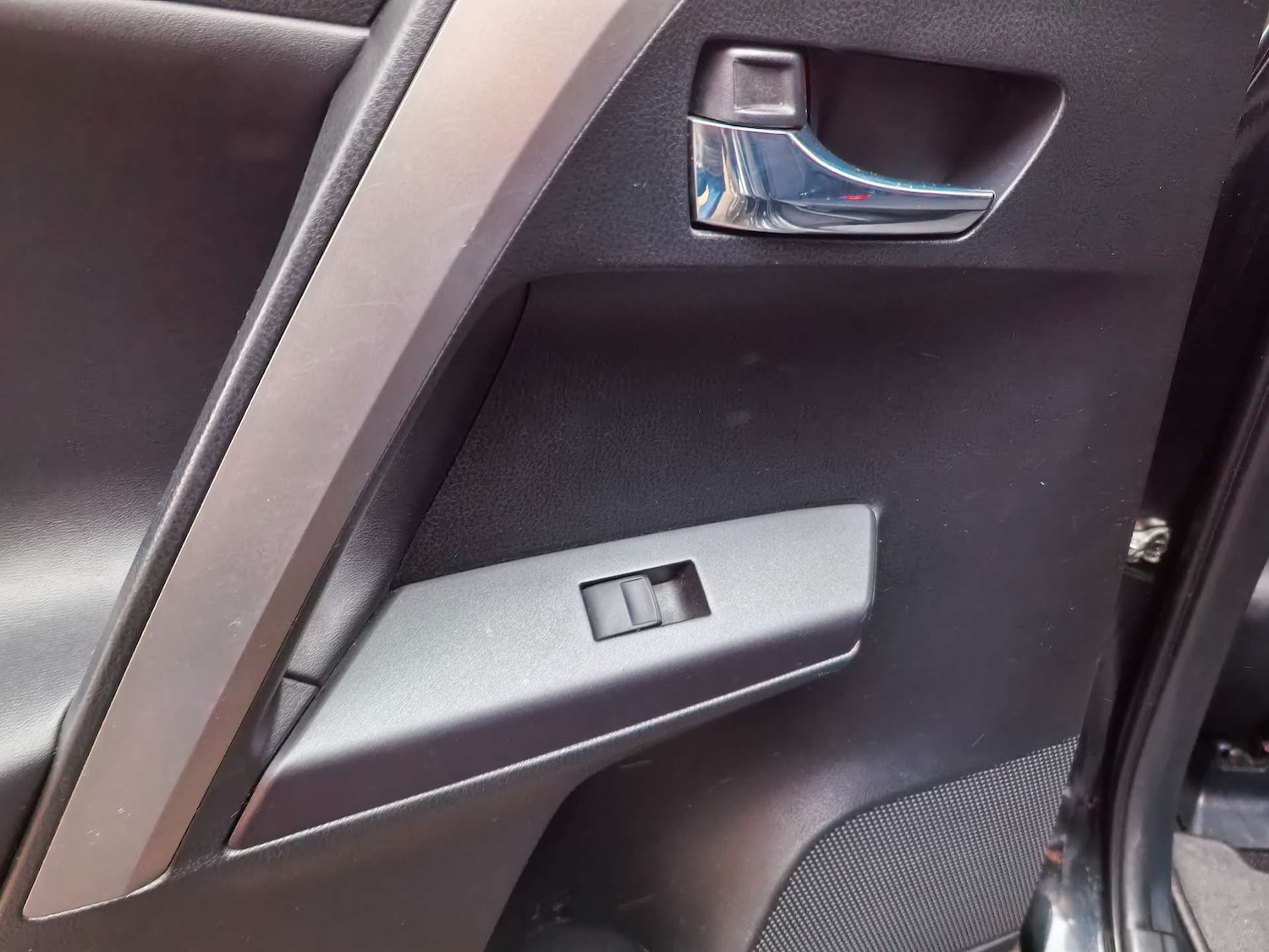 Used Toyota RAV4 2016 for sale - 76941055: Photo 62