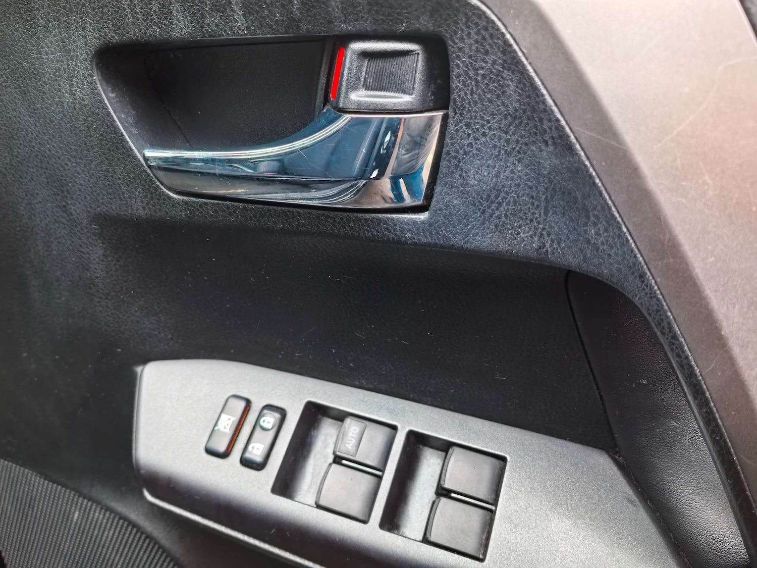 Used Toyota RAV4 2016 for sale - 76941055: Photo 70