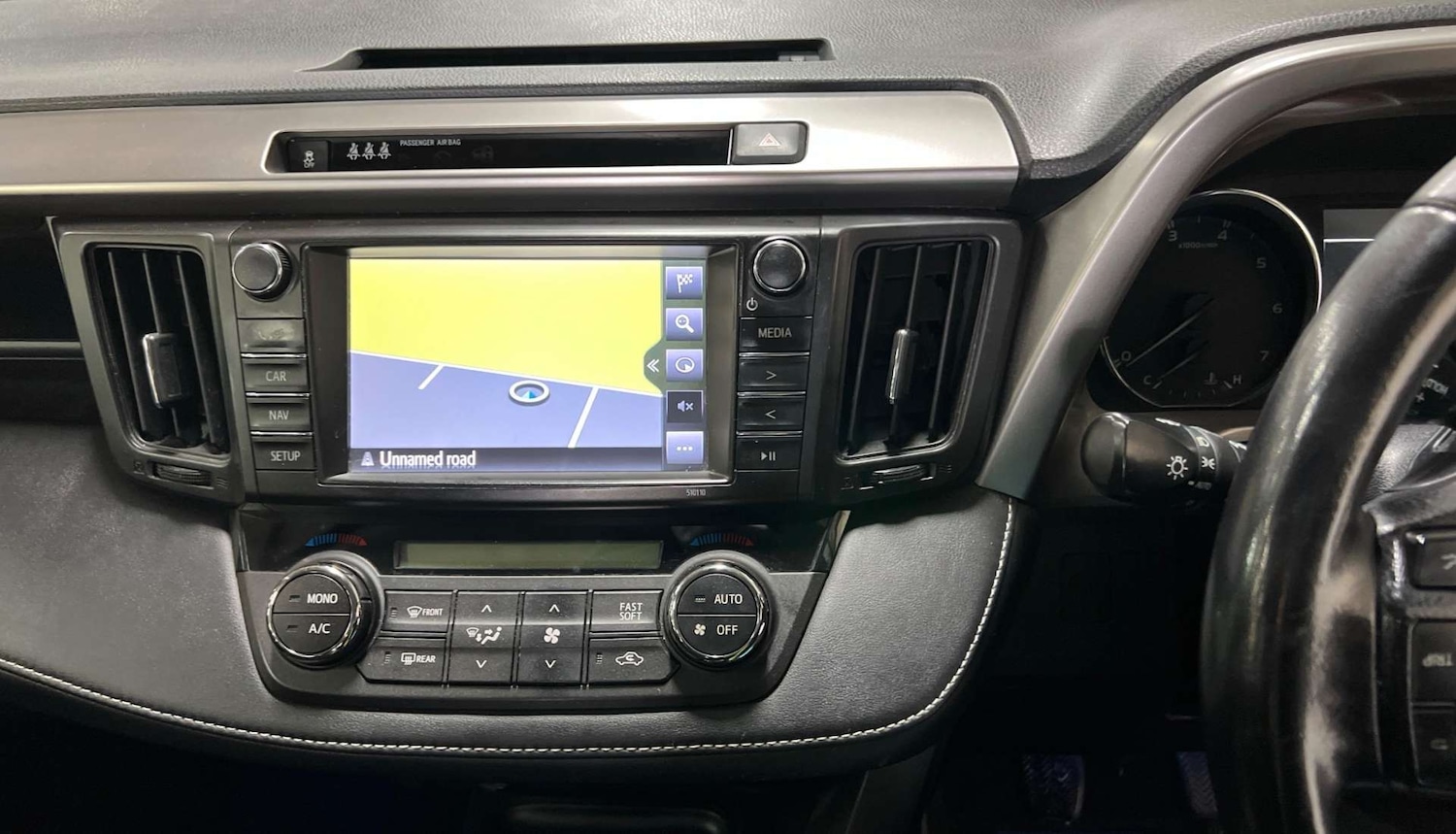 Used Toyota RAV4 2016 for sale - 76941055: Photo 9