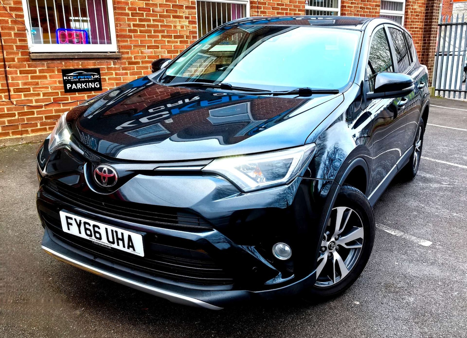 Used Toyota RAV4 2016 for sale - 76941055: Photo 99