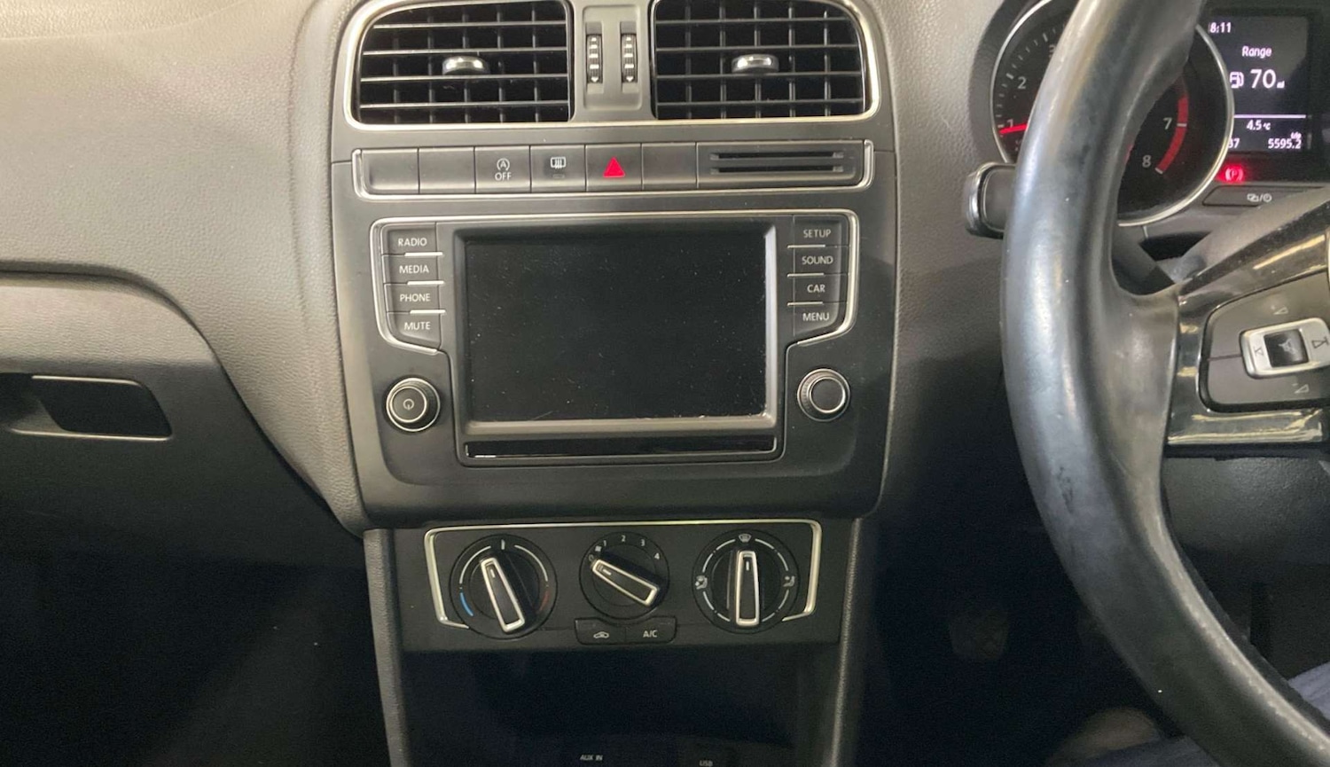 Used Volkswagen Polo 2015 for sale - 77979863: Photo 9