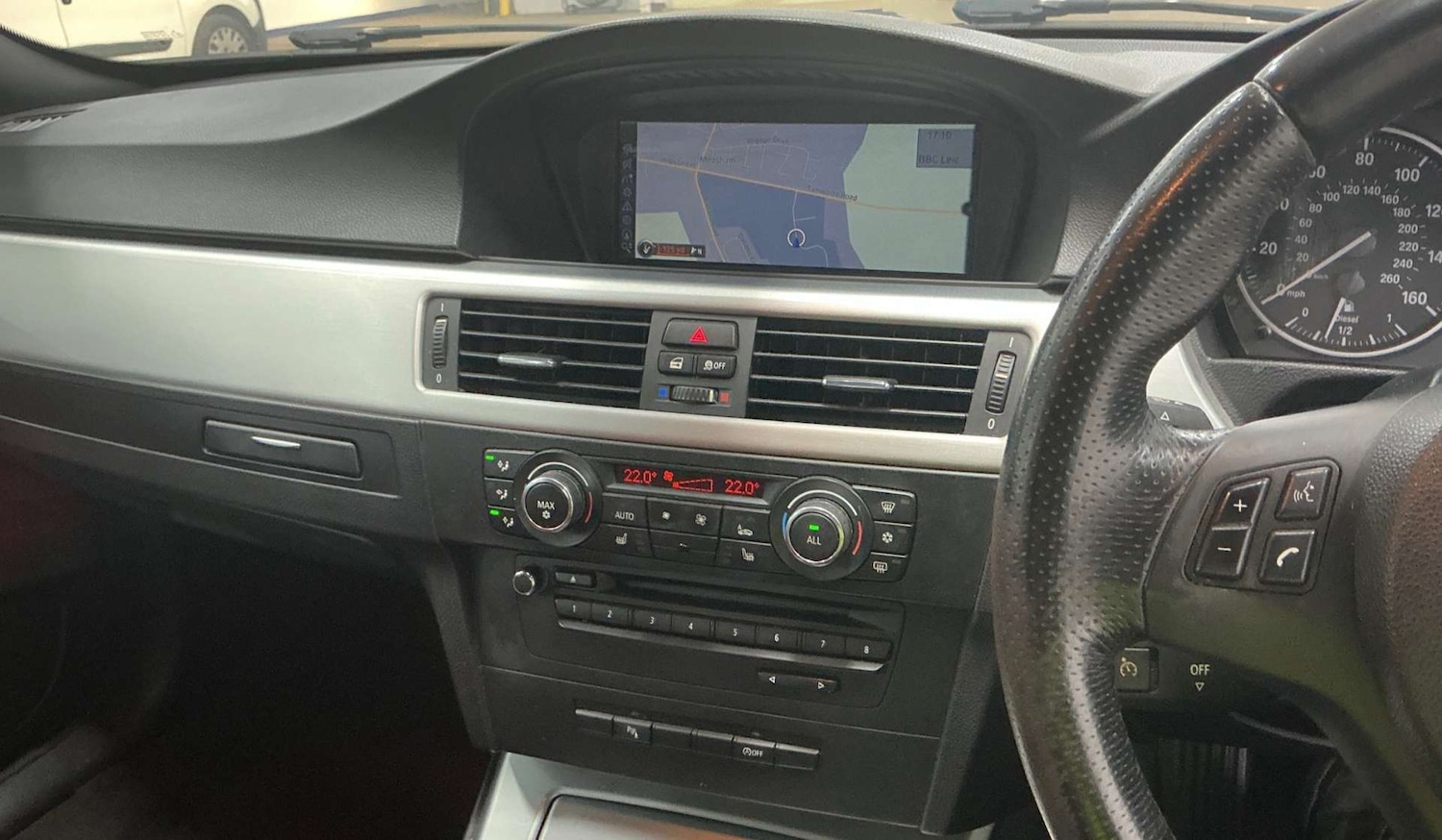 Used BMW 3 Series 2011 for sale - 78139643: Photo 10