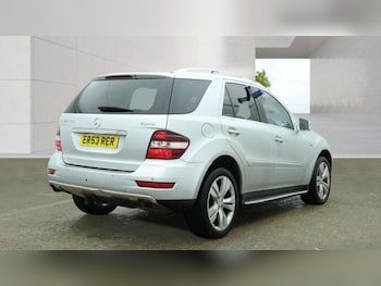 Used Mercedes-Benz M Class 2011 for sale - 78297021: Photo