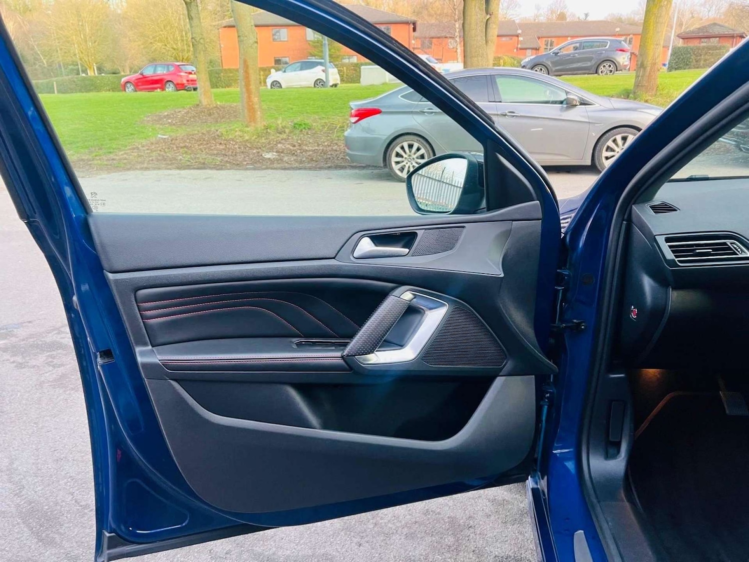 Used Peugeot 308 2015 for sale - 76600837: Photo 15