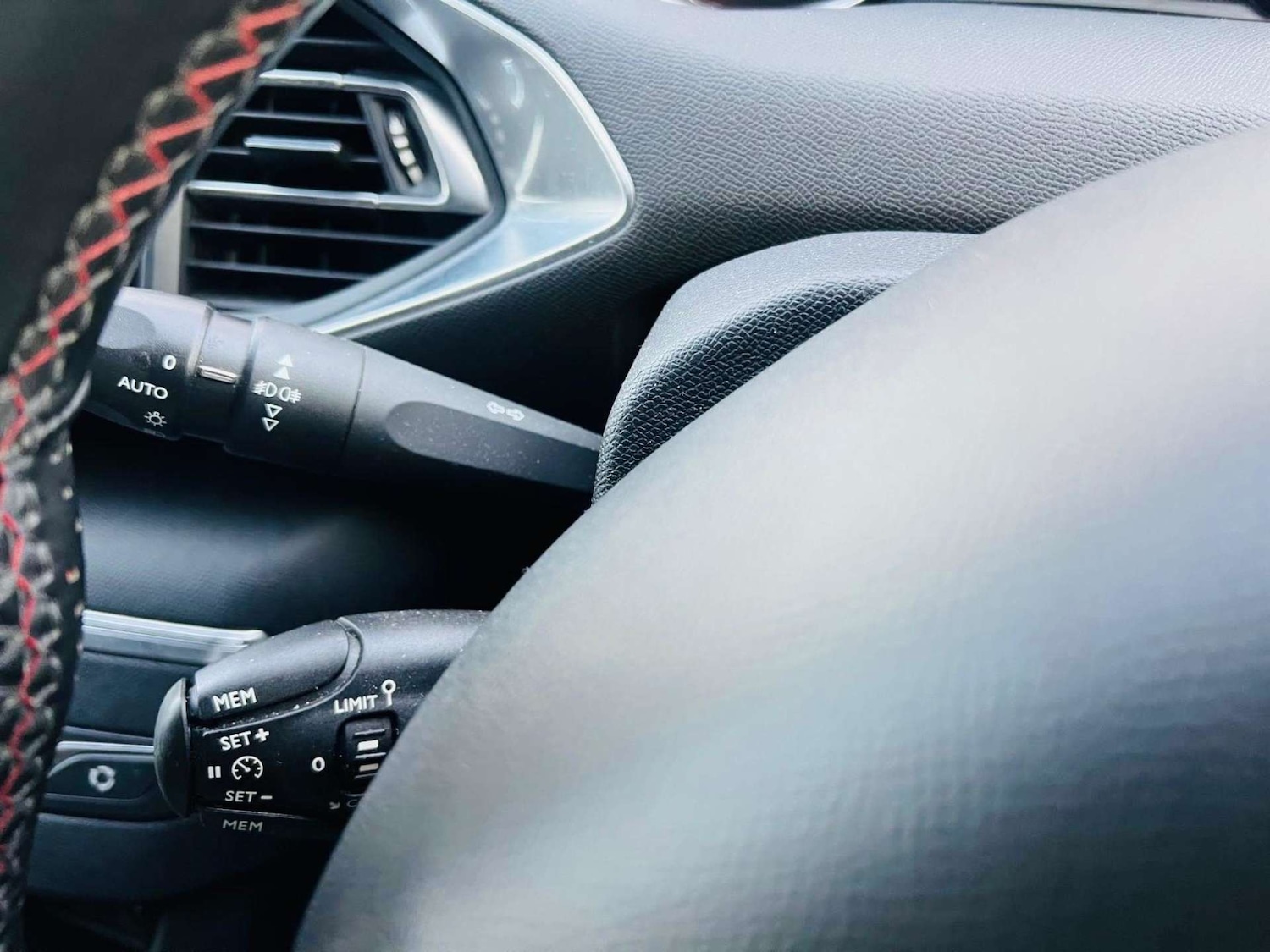 Used Peugeot 308 2015 for sale - 76600837: Photo 45