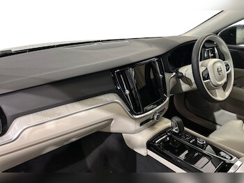 Used Volvo V60 2025 for sale - 75364431: Photo