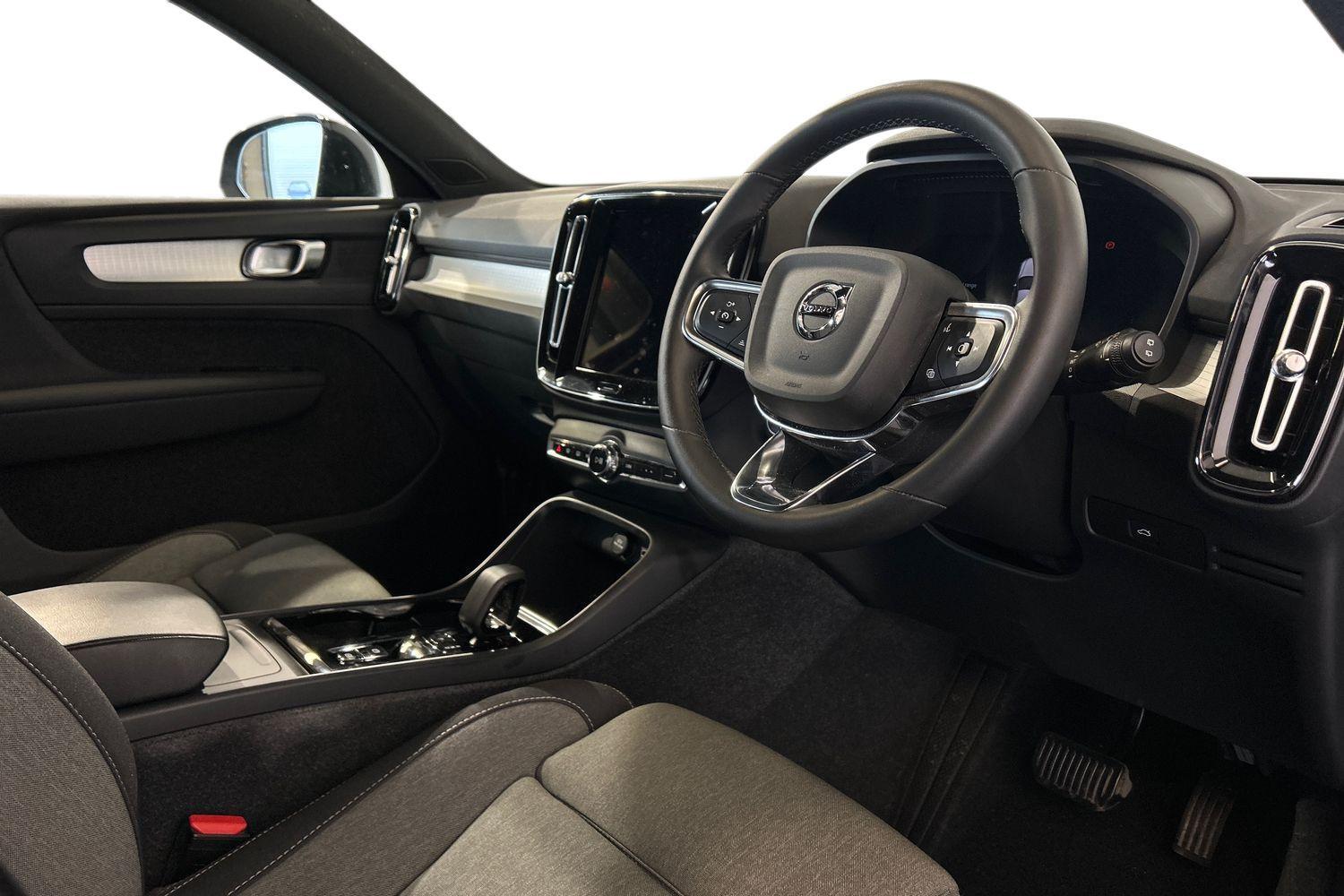 Used Volvo XC40 2023 for sale - 75990246: Photo 11
