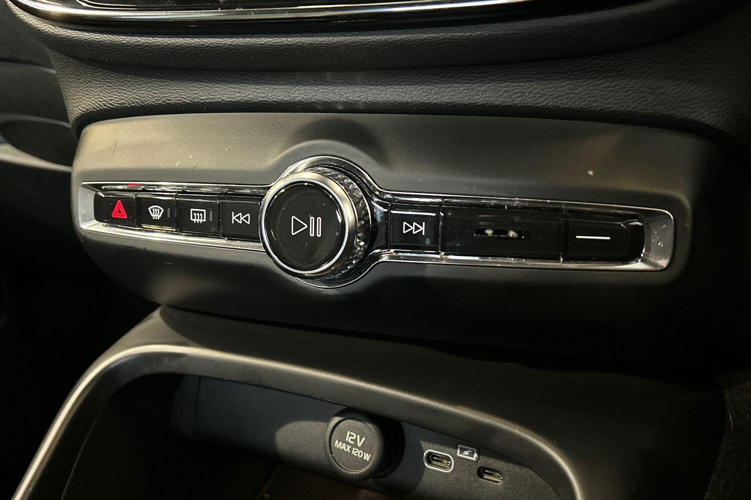 Used Volvo XC40 2023 for sale - 75990246: Photo 15