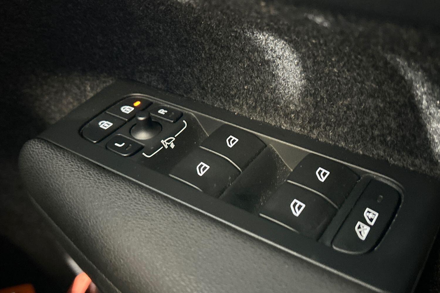 Used Volvo XC40 2023 for sale - 75990246: Photo 25