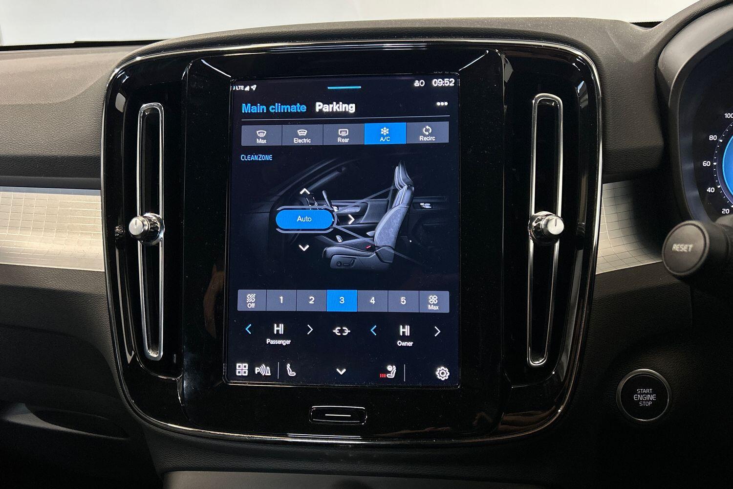 Used Volvo XC40 2023 for sale - 76042379: Photo 26