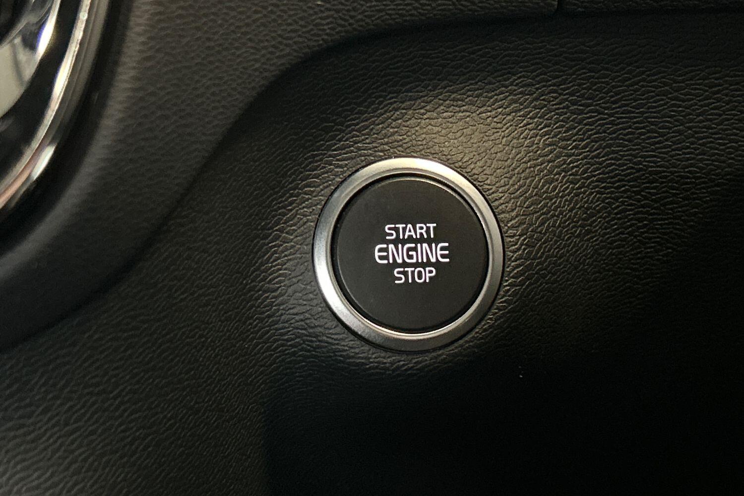 Used Volvo XC40 2023 for sale - 76042379: Photo 29