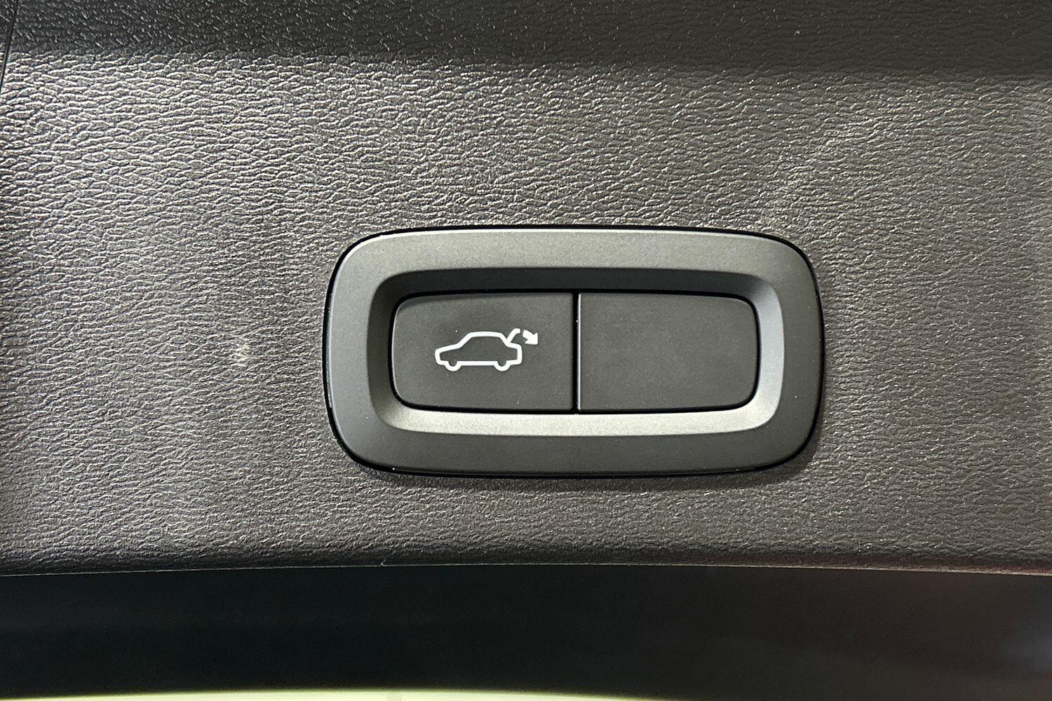 Used Volvo XC40 2023 for sale - 76042379: Photo 30