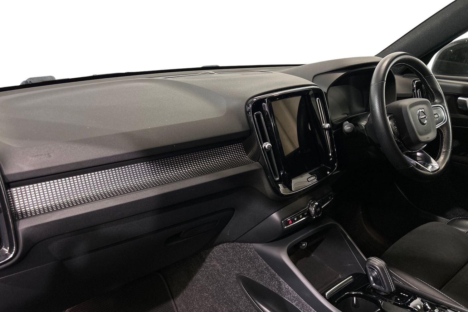 Used Volvo XC40 2021 for sale - 76031931: Photo 2