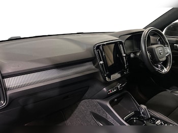 Used Volvo XC40 2021 for sale - 76031931: Photo 2
