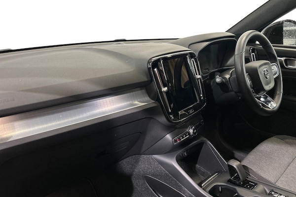Used Volvo XC40 2022 for sale - 75646756: Photo 2