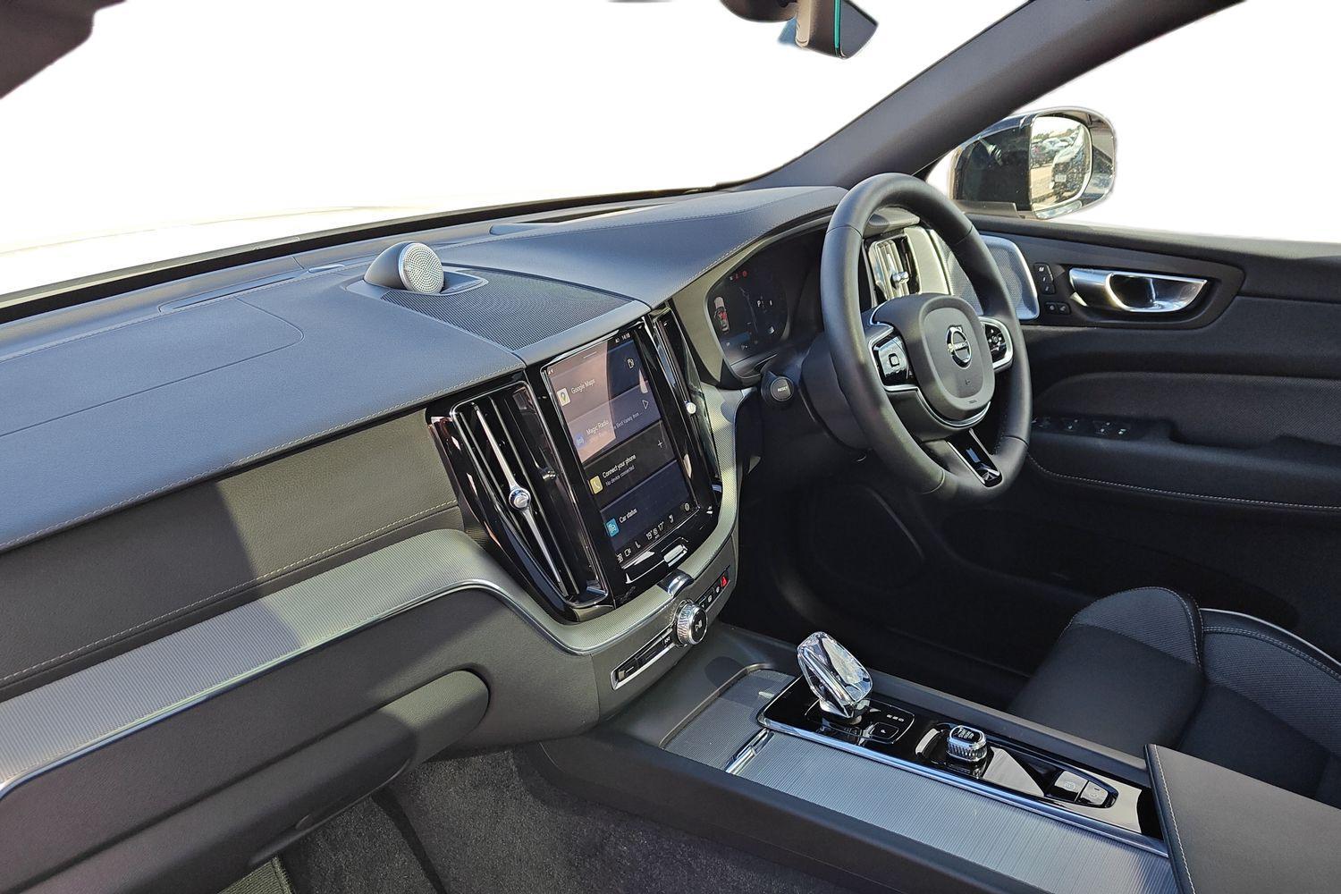 Used Volvo XC60 2024 for sale - 76032056: Photo 2
