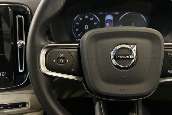 Used Volvo XC40 2021 for sale - 76158725: Photo 12