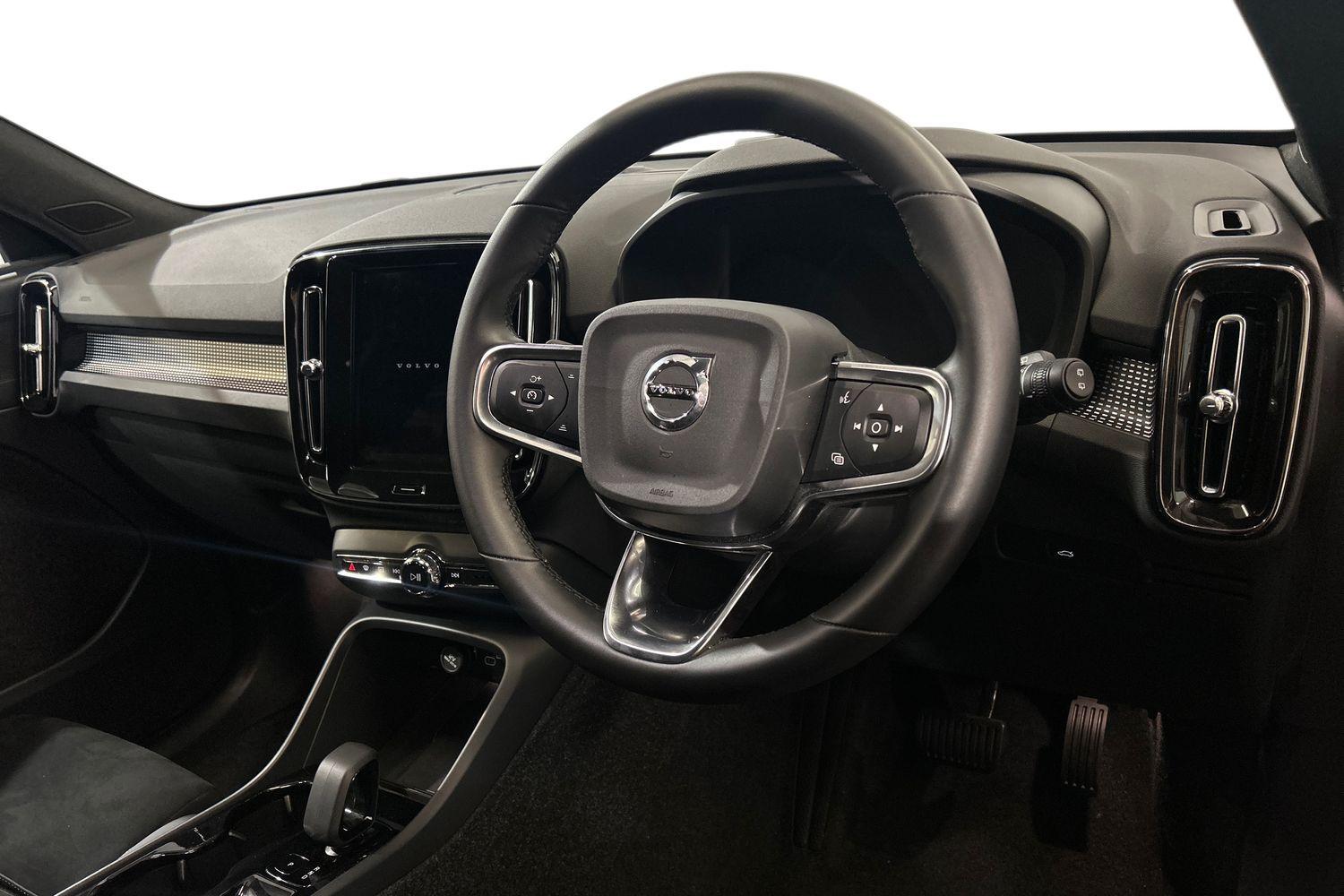 Used Volvo XC40 2025 for sale - 75989898: Photo 11