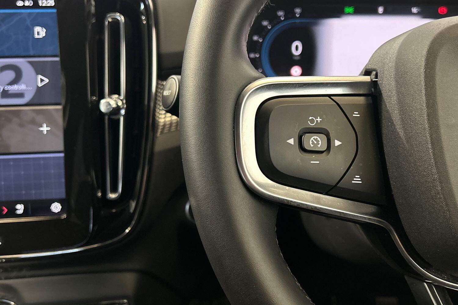Used Volvo XC40 2025 for sale - 75989898: Photo 12
