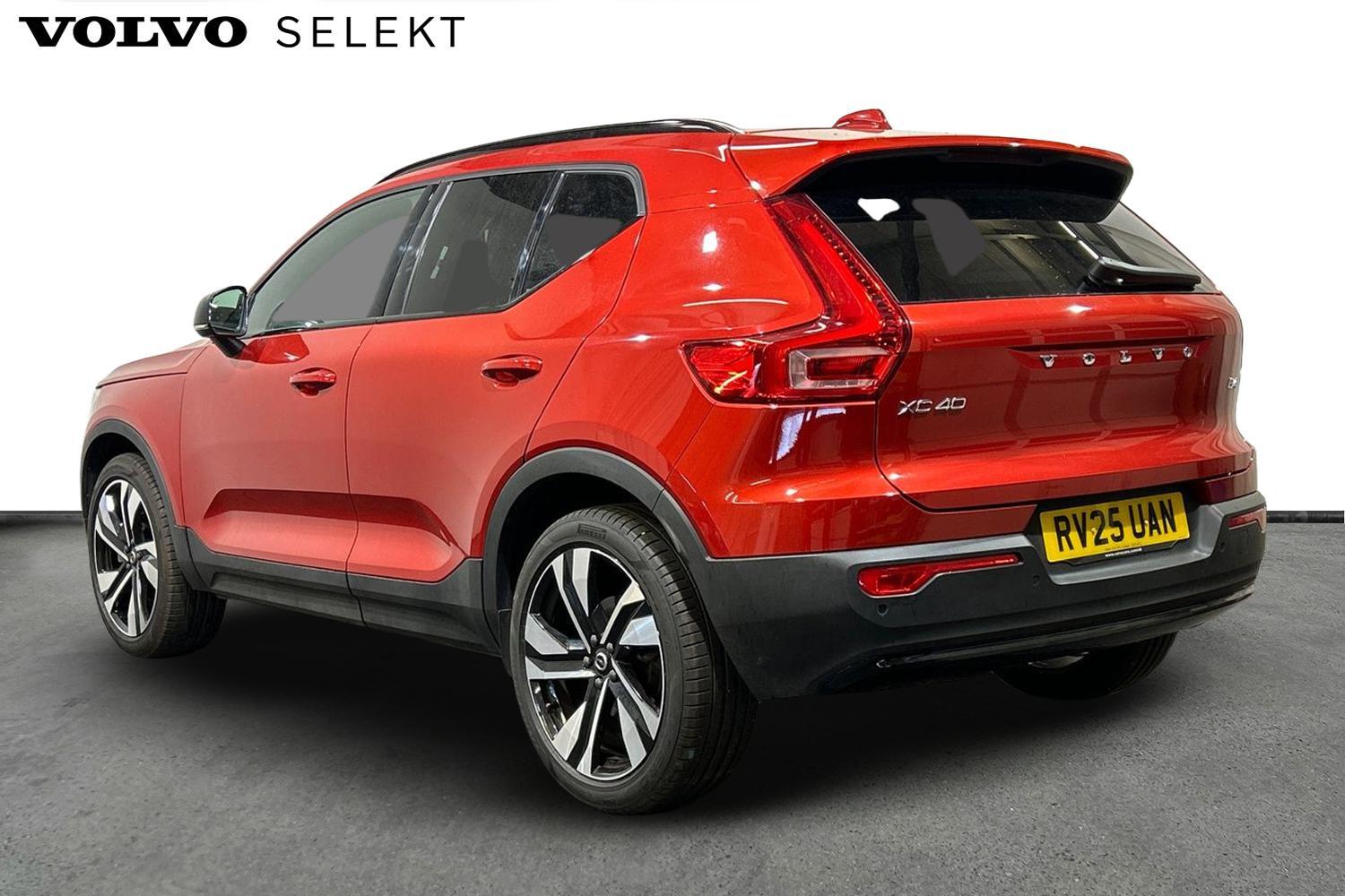Used Volvo XC40 2025 for sale - 75989898: Photo 4