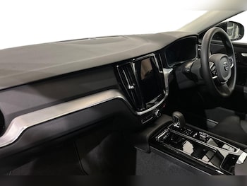 Used Volvo V60 2024 for sale - 75562728: Photo