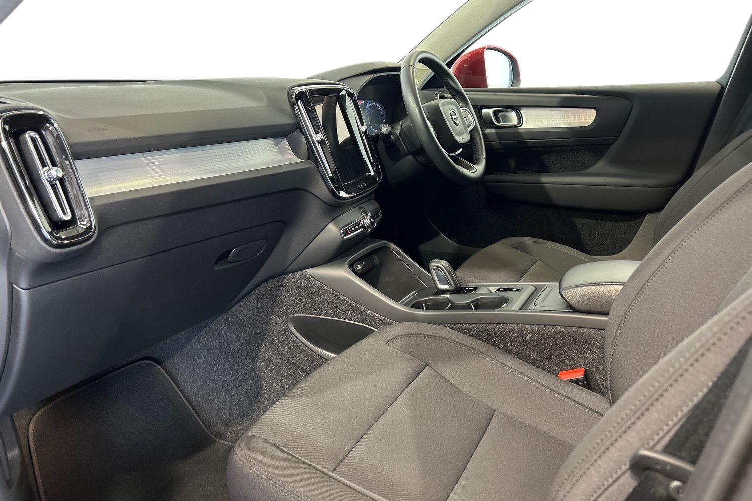 Used Volvo XC40 2021 for sale - 76026585: Photo 2
