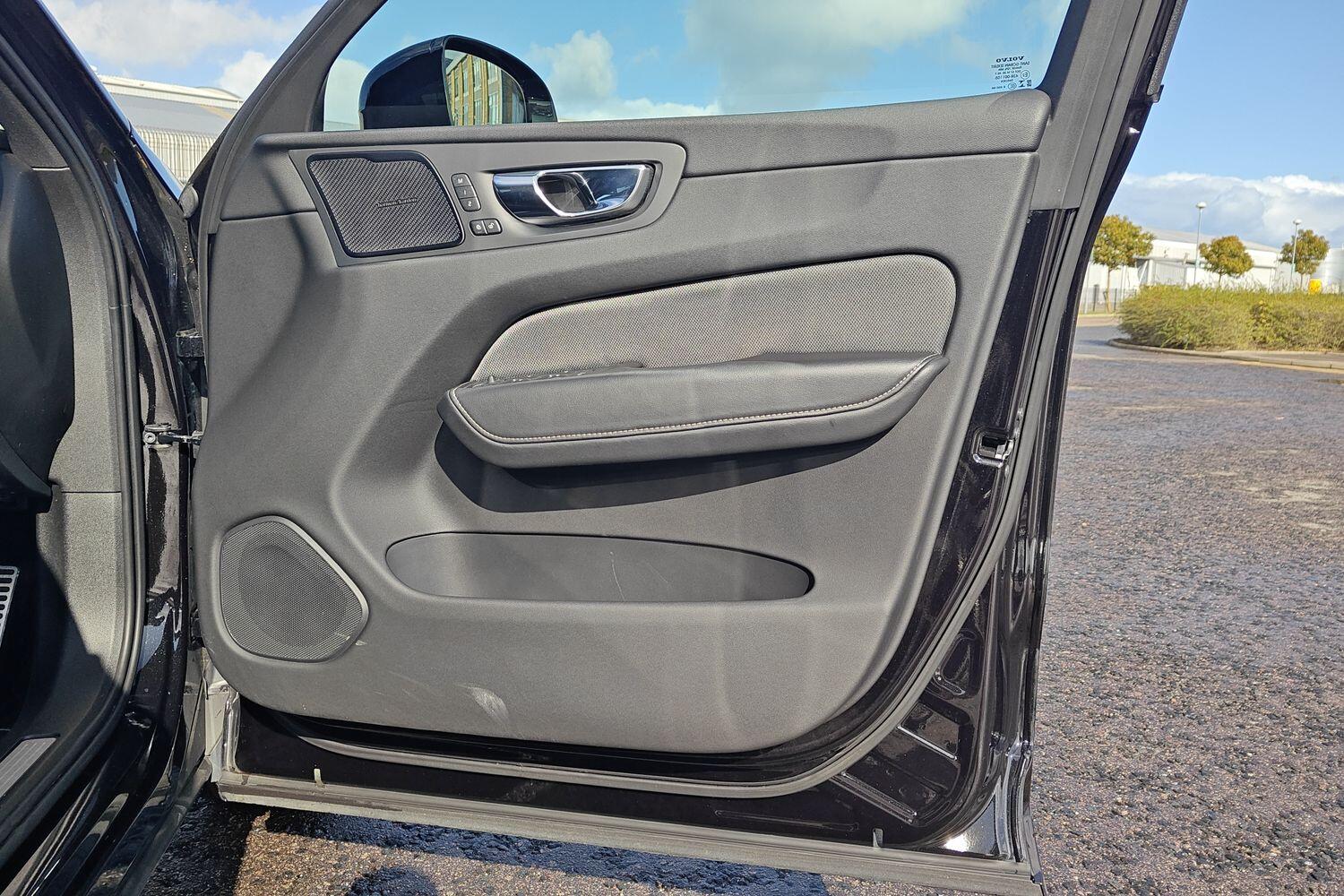 Used Volvo XC60 2021 for sale - 76024732: Photo 24