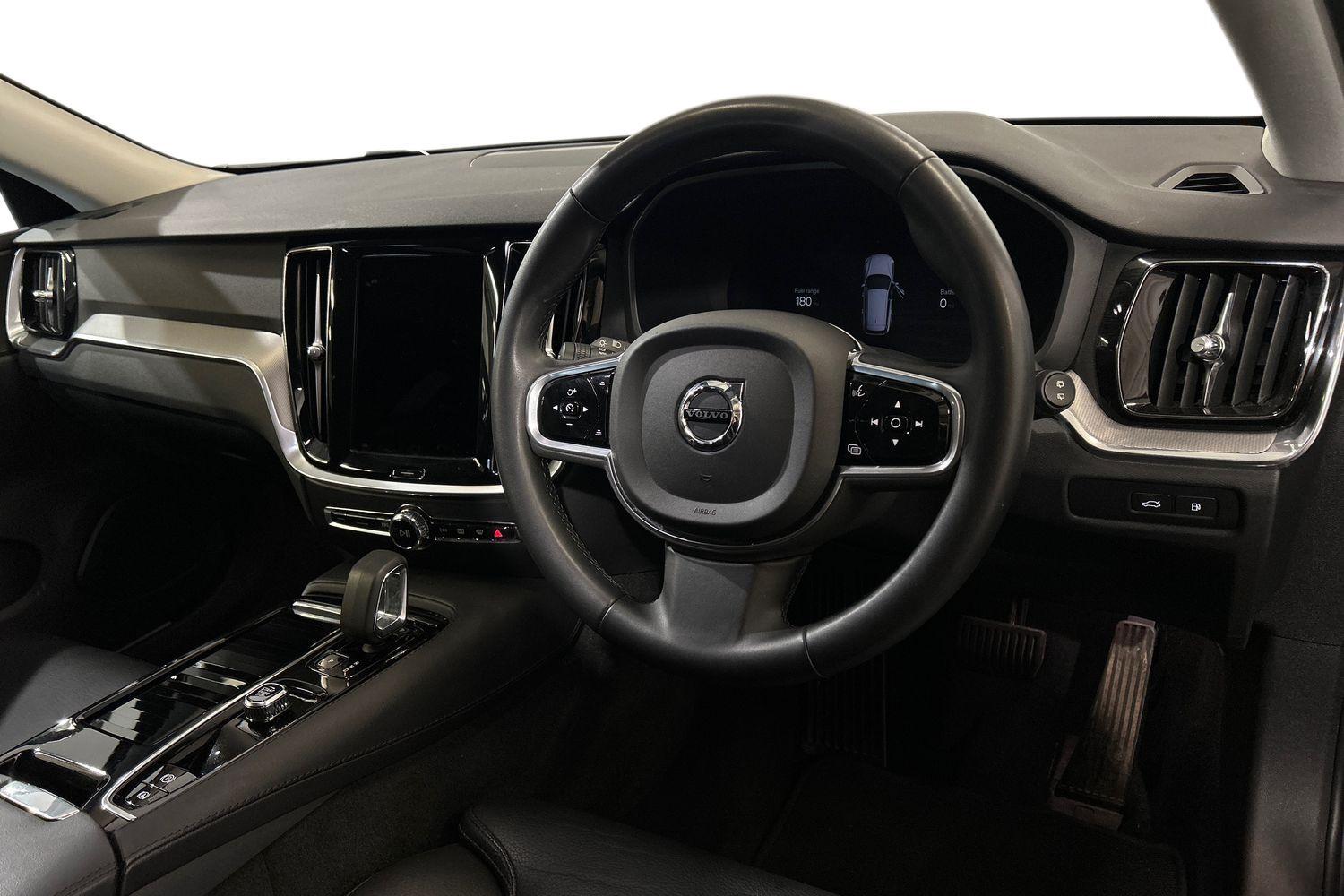 Used Volvo V60 2022 for sale - 76042837: Photo 11
