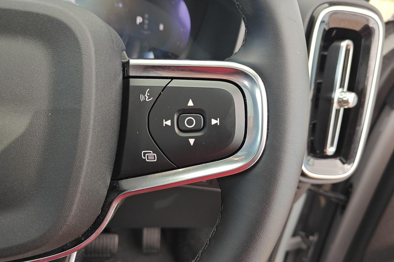 Used Volvo XC40 2025 for sale - 75990302: Photo 13