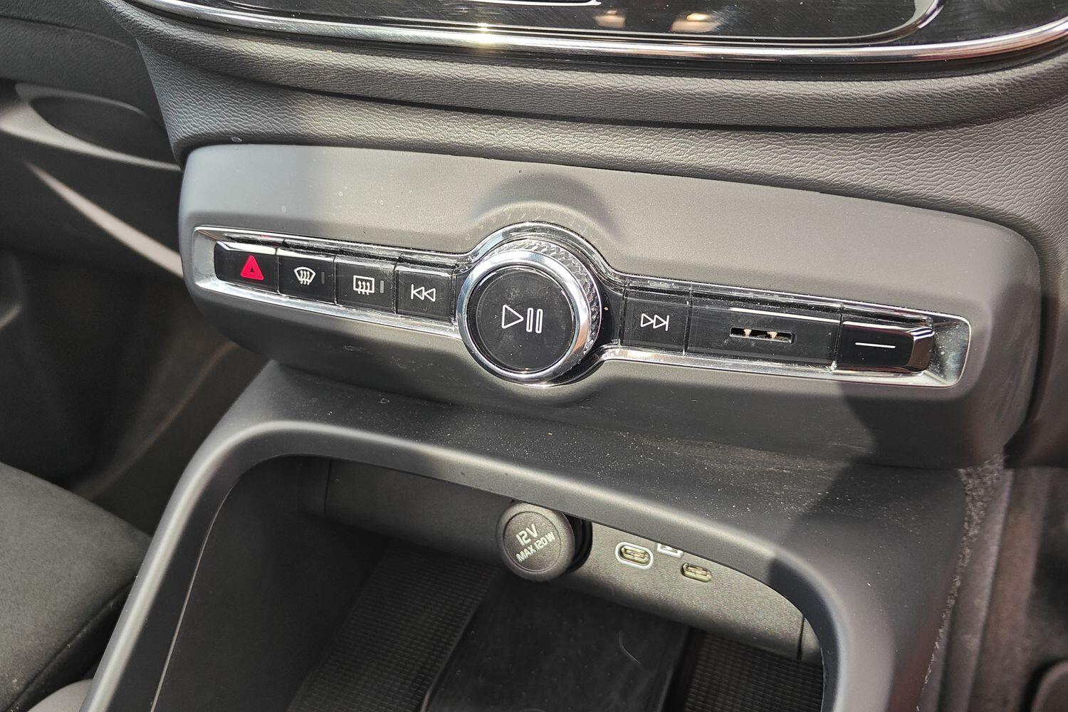 Used Volvo XC40 2025 for sale - 75990302: Photo 15