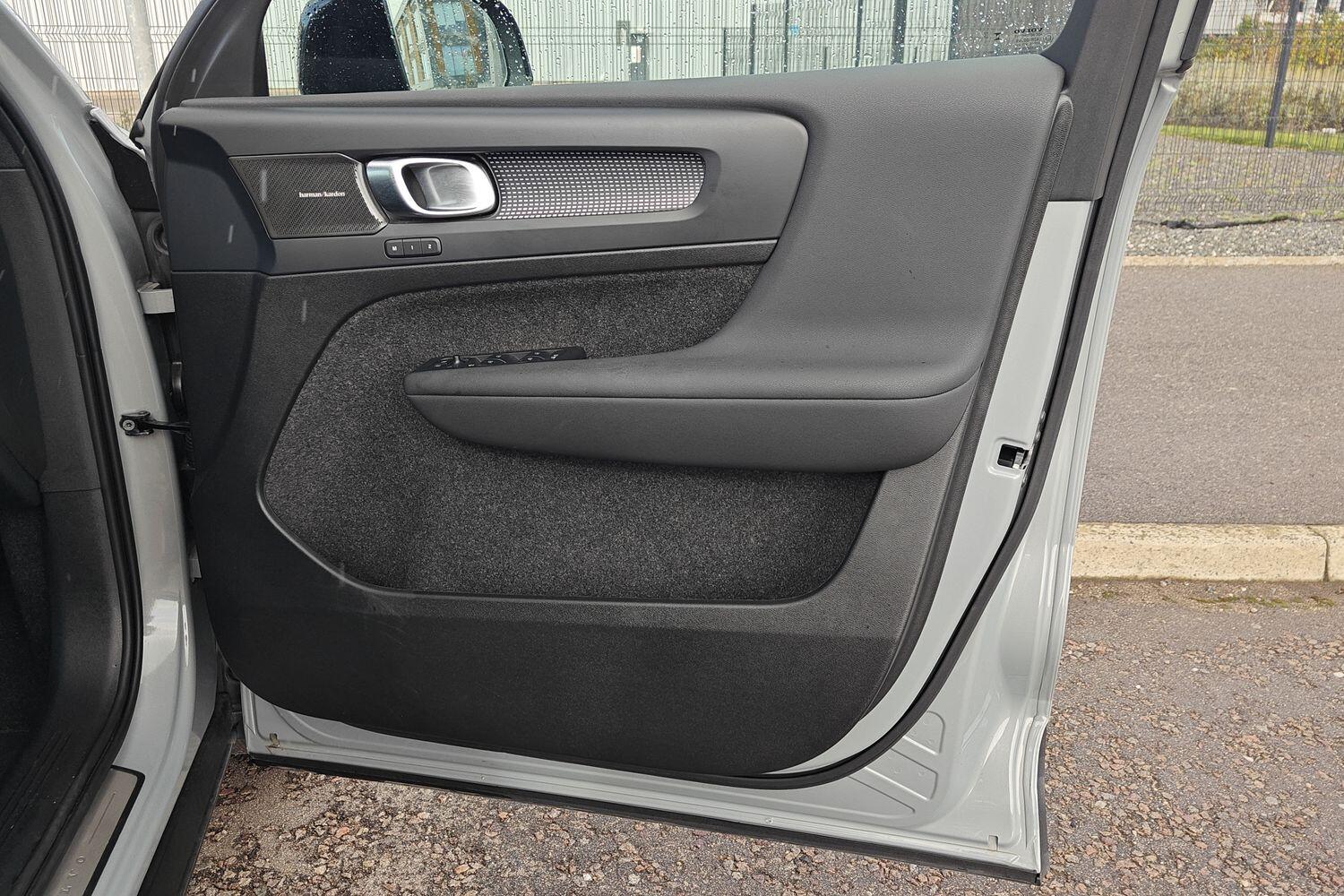 Used Volvo XC40 2025 for sale - 75990302: Photo 27