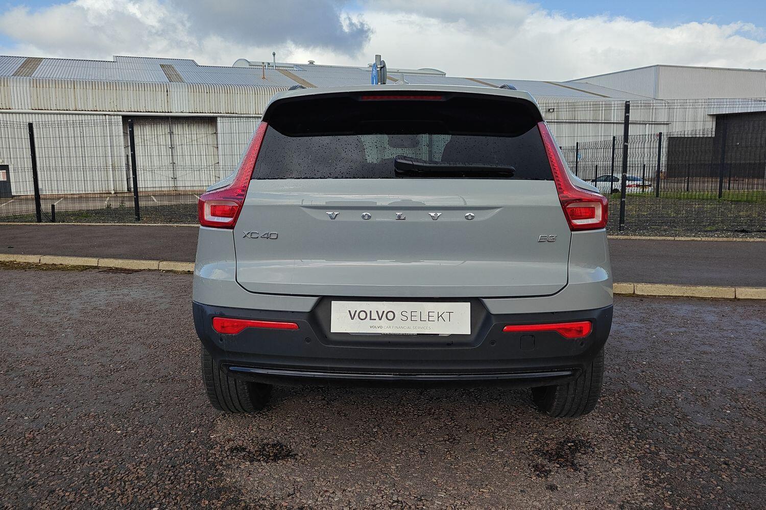Used Volvo XC40 2025 for sale - 75990302: Photo 32