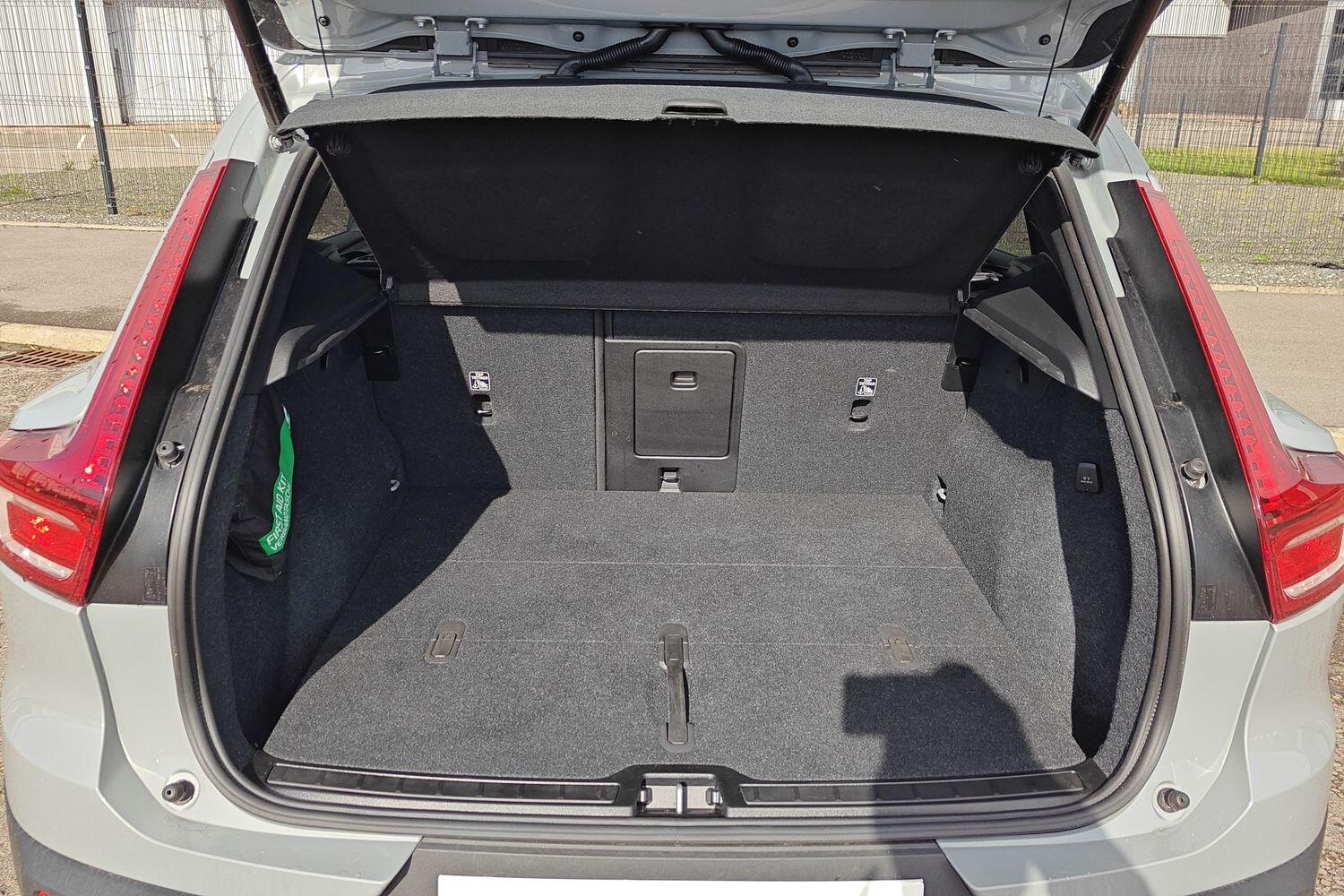 Used Volvo XC40 2025 for sale - 75990302: Photo 9