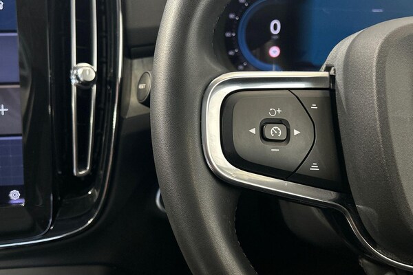 Used Volvo XC40 2023 for sale - 76213831: Photo 12