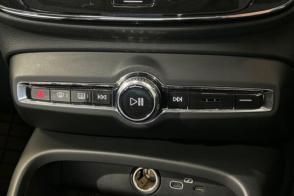 Used Volvo XC40 2023 for sale - 76213831: Photo 15
