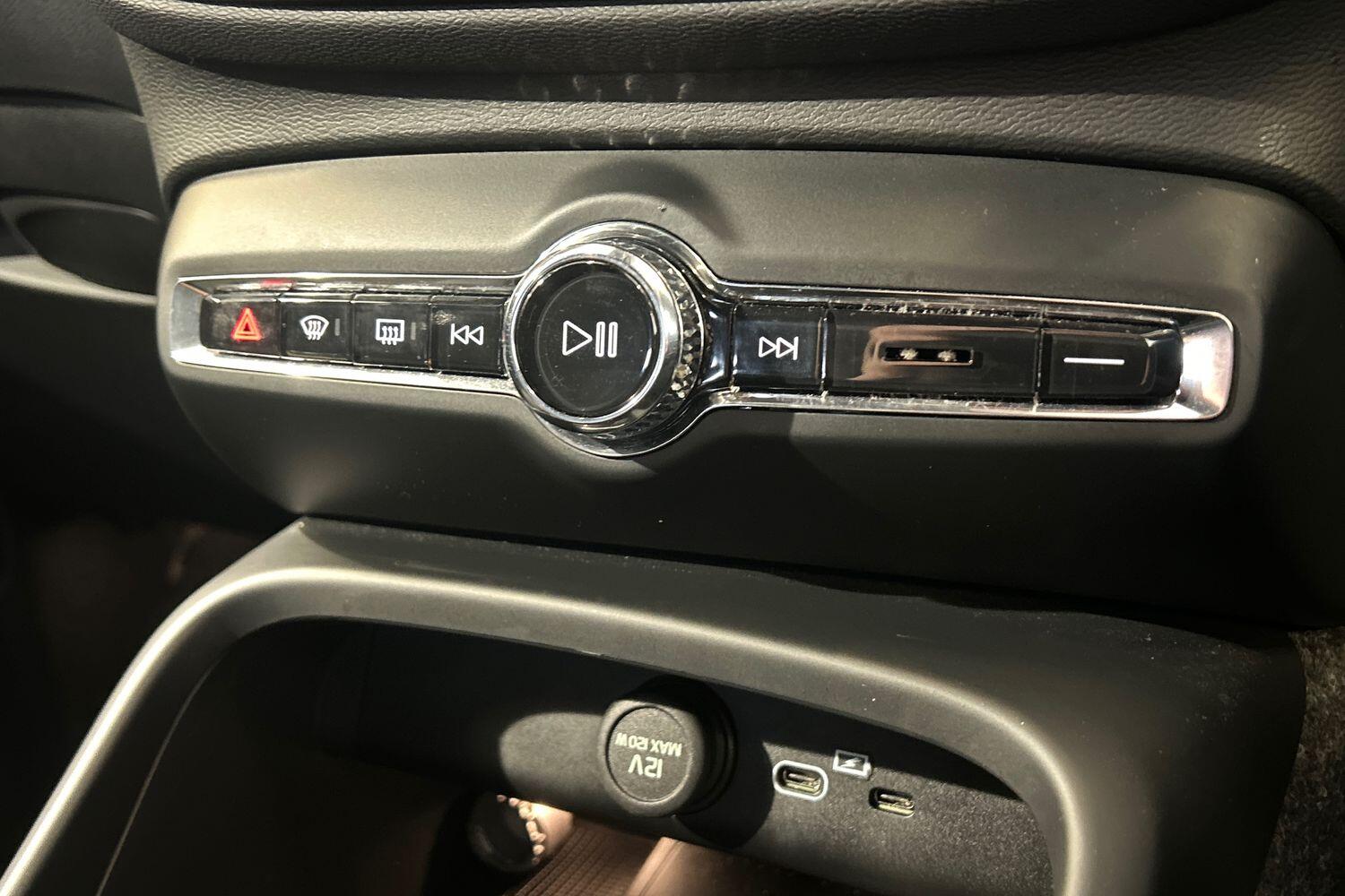 Used Volvo XC40 2025 for sale - 75990308: Photo 15