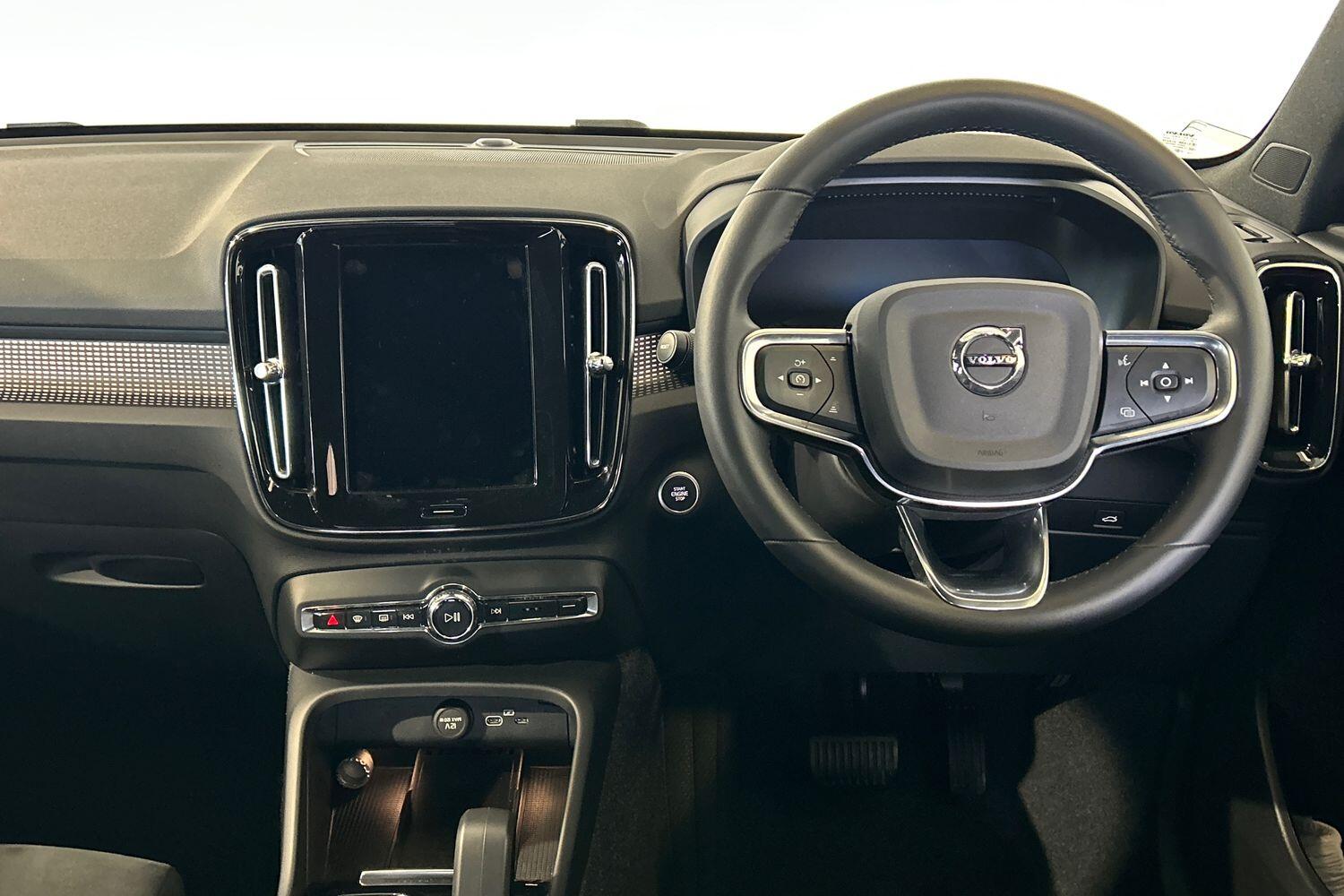 Used Volvo XC40 2025 for sale - 75990308: Photo 29