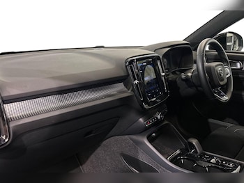 Used Volvo XC40 2024 for sale - 75577387: Photo