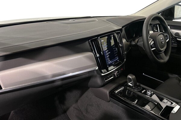 Used Volvo V90 2025 for sale - 76159111: Photo 2
