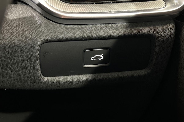 Used Volvo V60 2025 for sale - 76200599: Photo 25