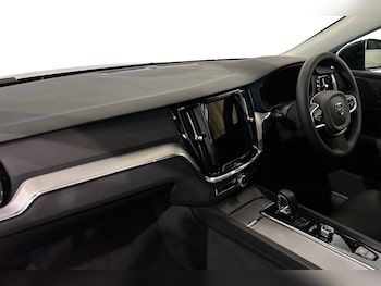 Used Volvo V60 2025 for sale - 76200599: Photo 2