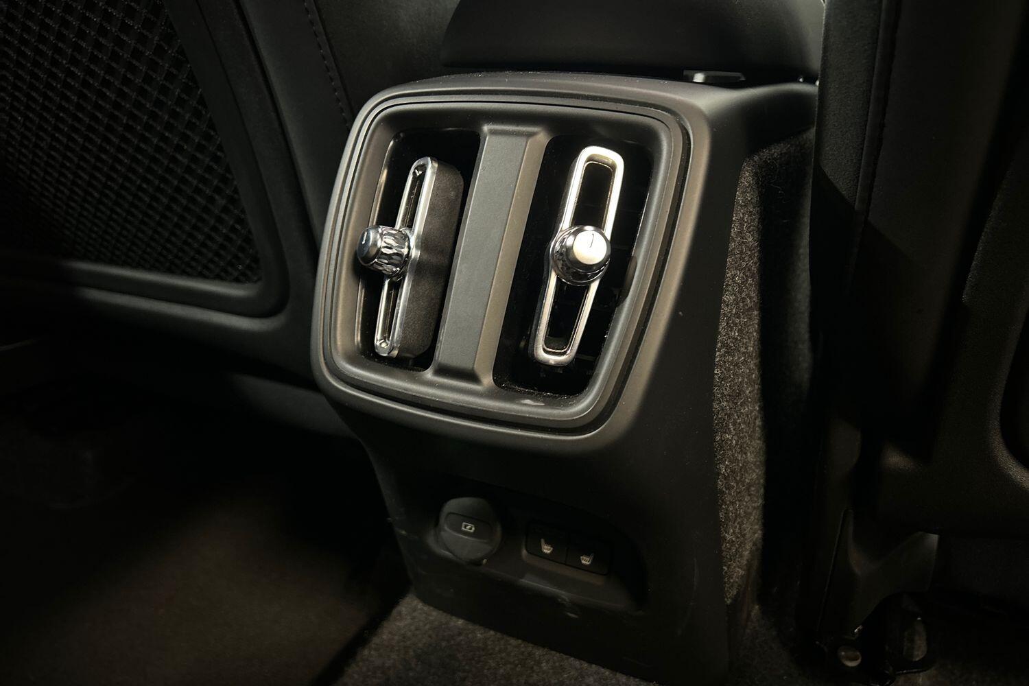 Used Volvo XC40 2025 for sale - 75990842: Photo 29